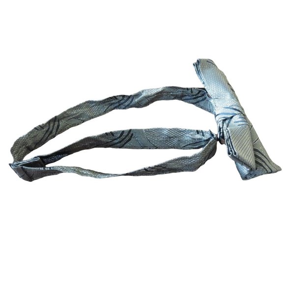 Men's Black Gold Stripe Adjustable Bow Tie - Picture 4 of 6